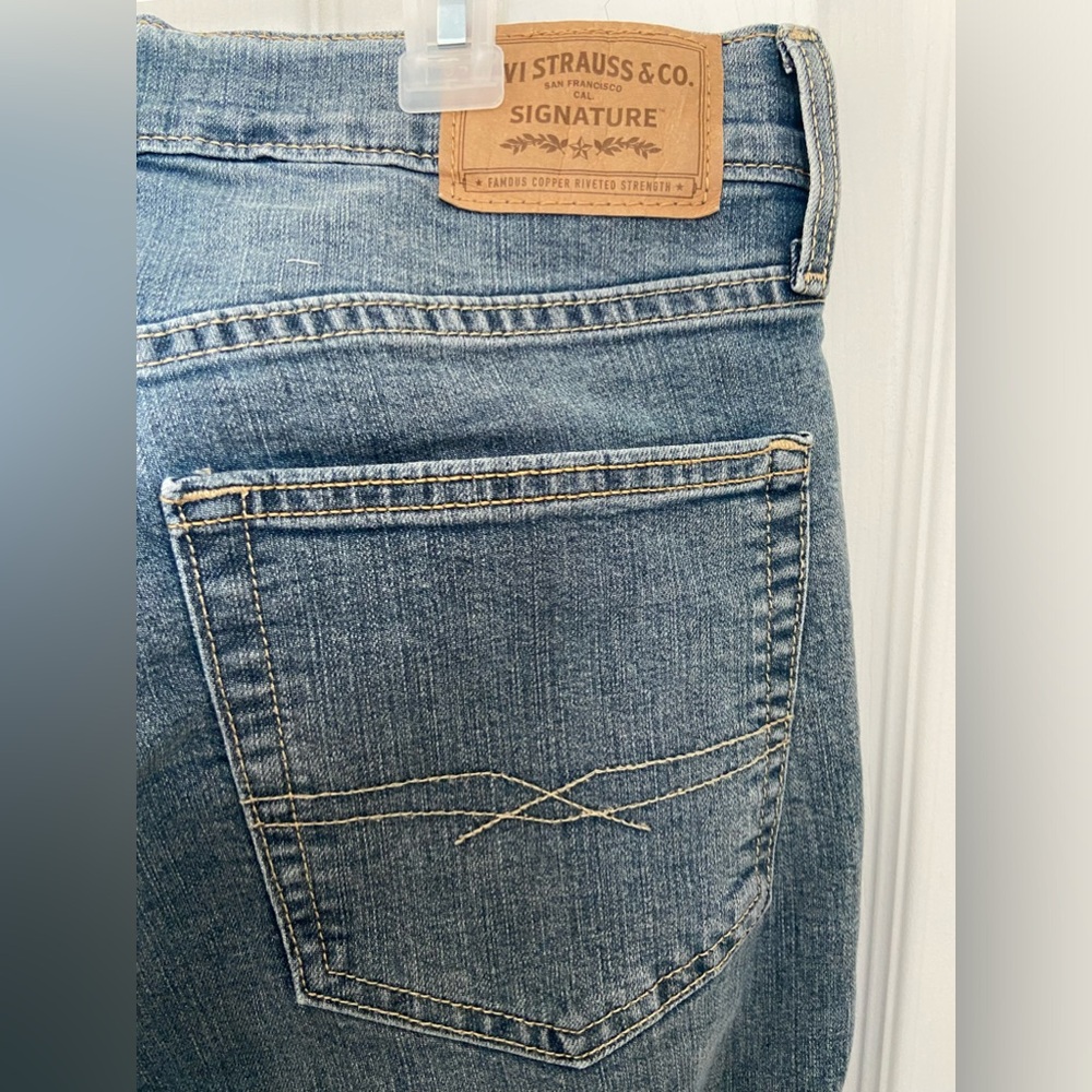 Levi’s athletic jeans size 30w/32L
